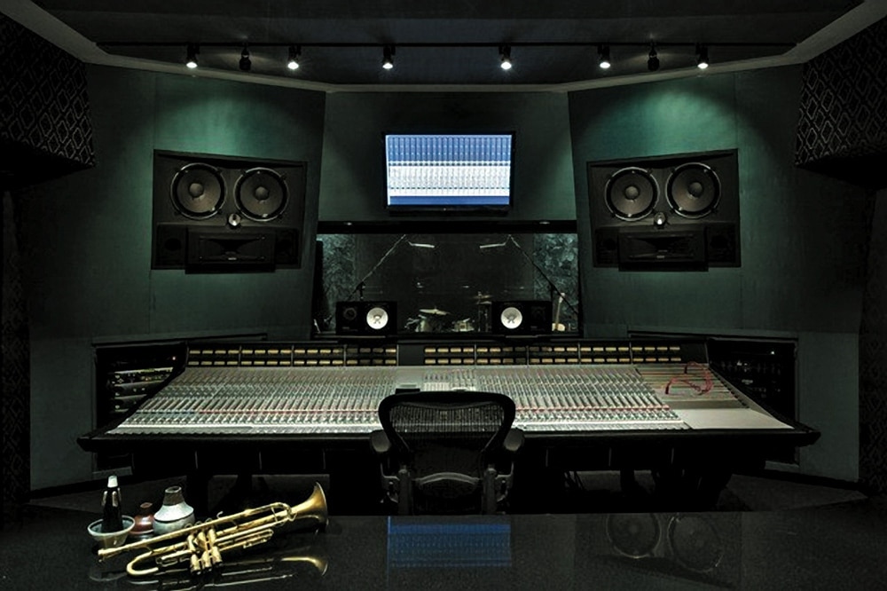 Four studio. Студия звукозаписи Нью Йорк. Студия звукозаписи East West Studios (Лос-Анджелес, США, 2008г.). Студия звукозаписи Hajime records. Студия звукозаписи в Лос Анджелесе.